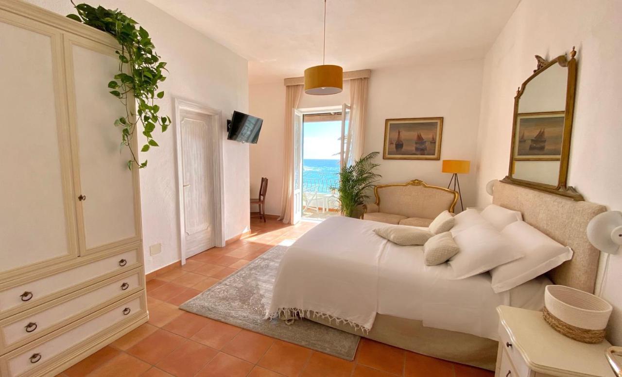 Villa Bina Sea Hotel Sant'Angelo  المظهر الخارجي الصورة