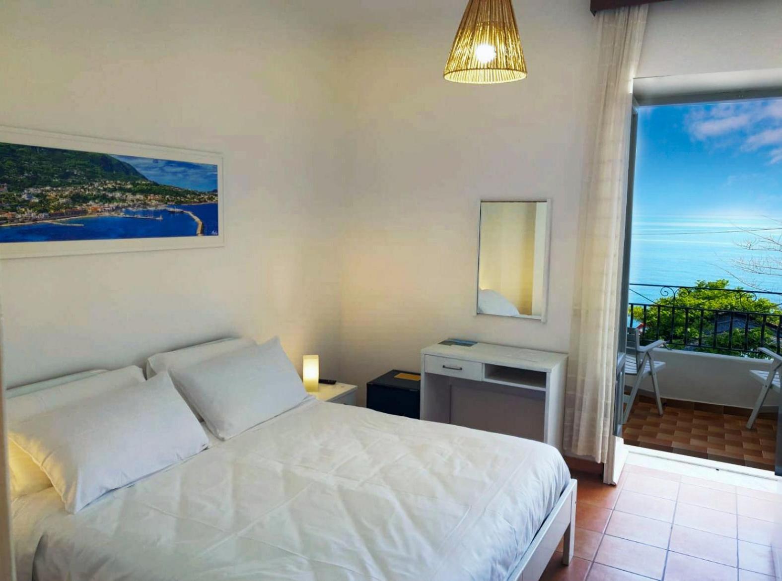 Villa Bina Sea Hotel Sant'Angelo  المظهر الخارجي الصورة