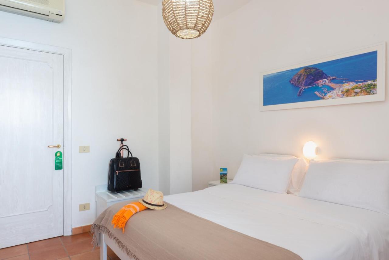 Villa Bina Sea Hotel Sant'Angelo  المظهر الخارجي الصورة