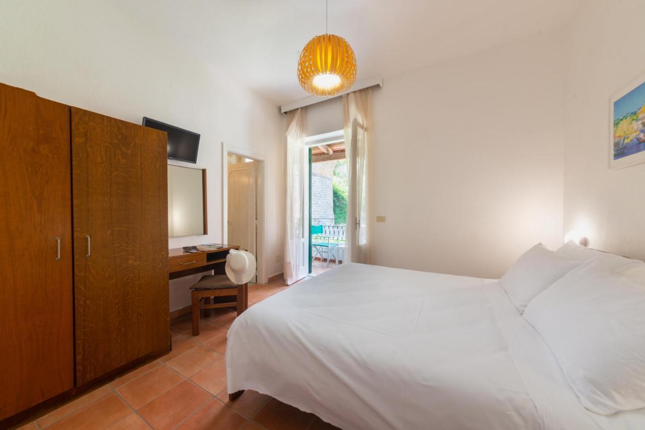 Villa Bina Sea Hotel Sant'Angelo  المظهر الخارجي الصورة