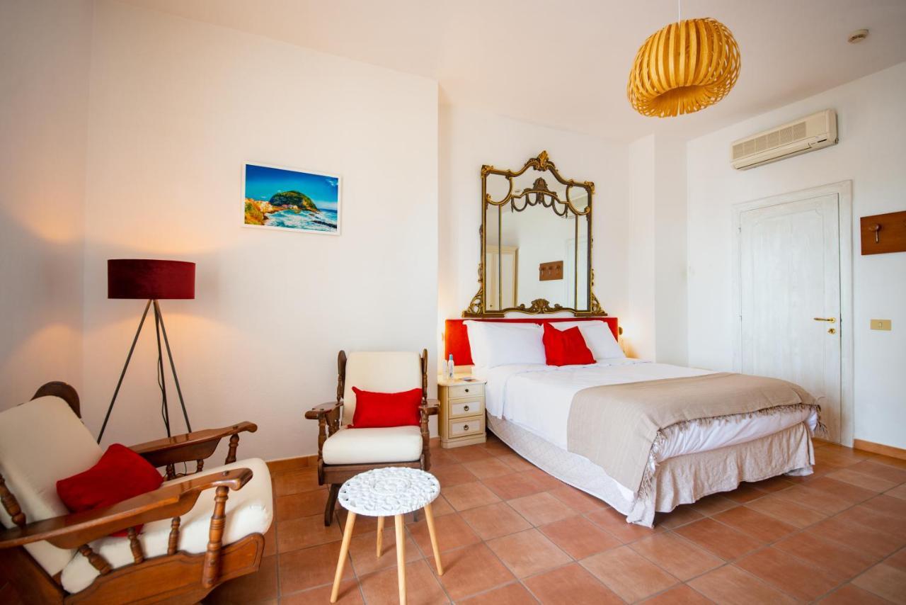 Villa Bina Sea Hotel Sant'Angelo  المظهر الخارجي الصورة