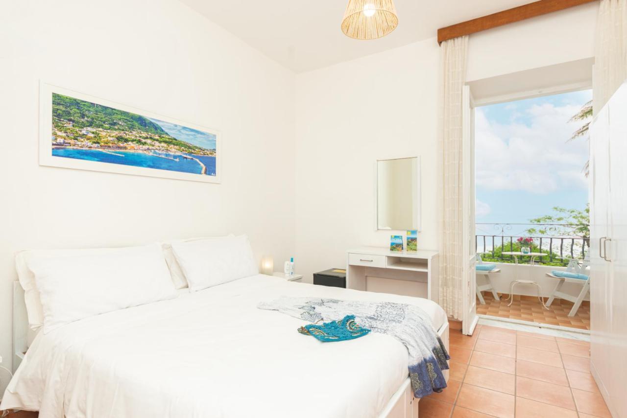 Villa Bina Sea Hotel Sant'Angelo  المظهر الخارجي الصورة