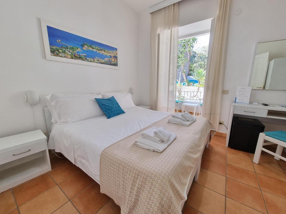 Villa Bina Sea Hotel Sant'Angelo  المظهر الخارجي الصورة