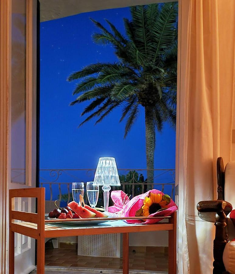 Villa Bina Sea Hotel Sant'Angelo  المظهر الخارجي الصورة