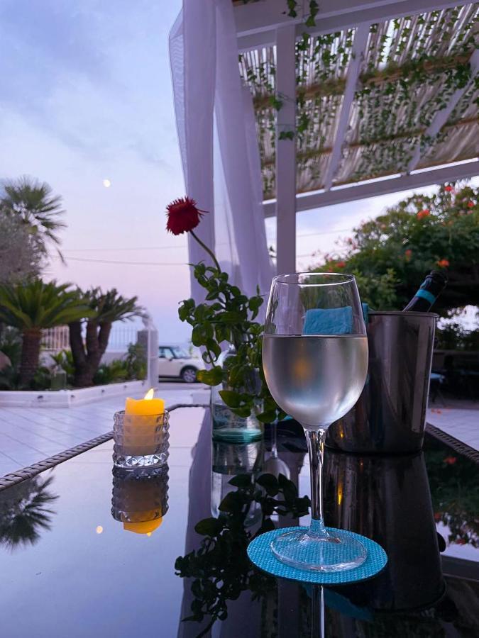 Villa Bina Sea Hotel Sant'Angelo  المظهر الخارجي الصورة